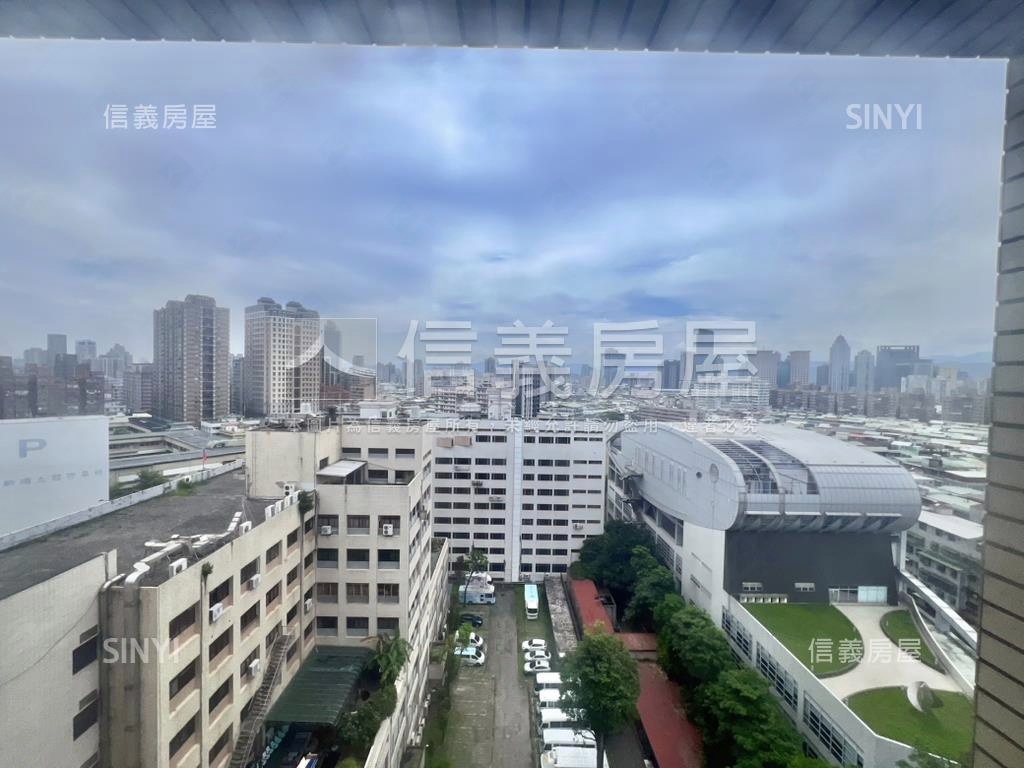 太子學院三房平面車位房屋室內格局與周邊環境