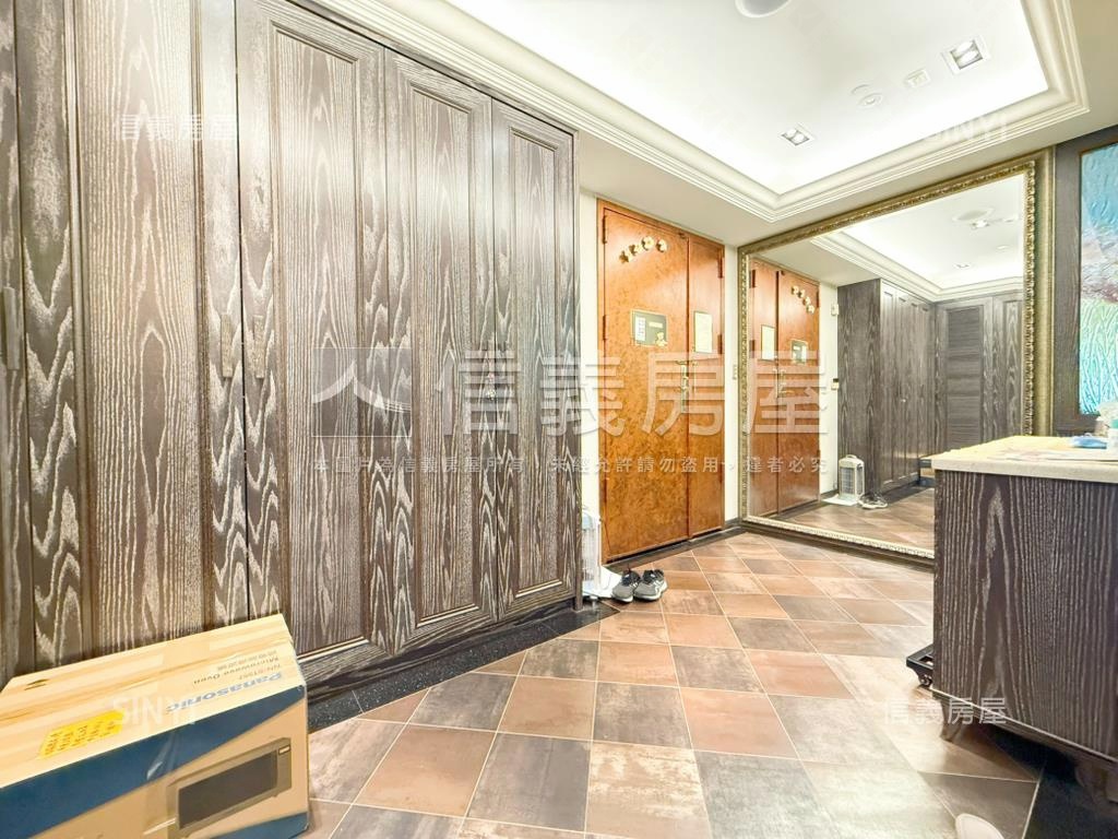 勤美首席三車位帝王戶房屋室內格局與周邊環境