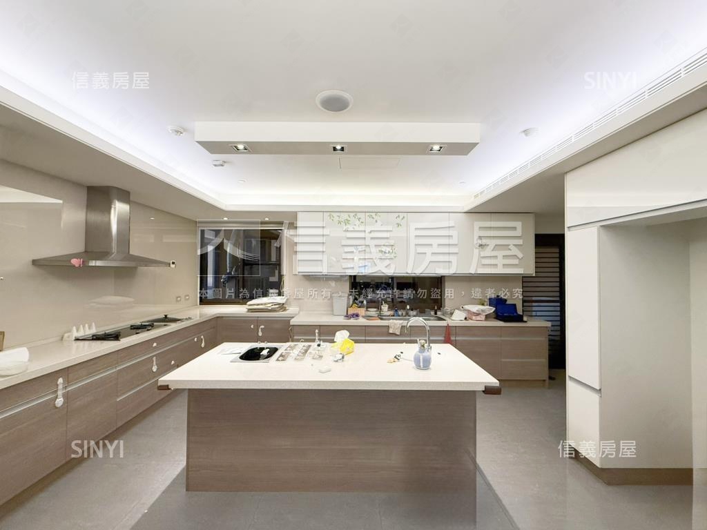 勤美首席三車位帝王戶房屋室內格局與周邊環境