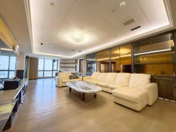 勤美首席三車位帝王戶