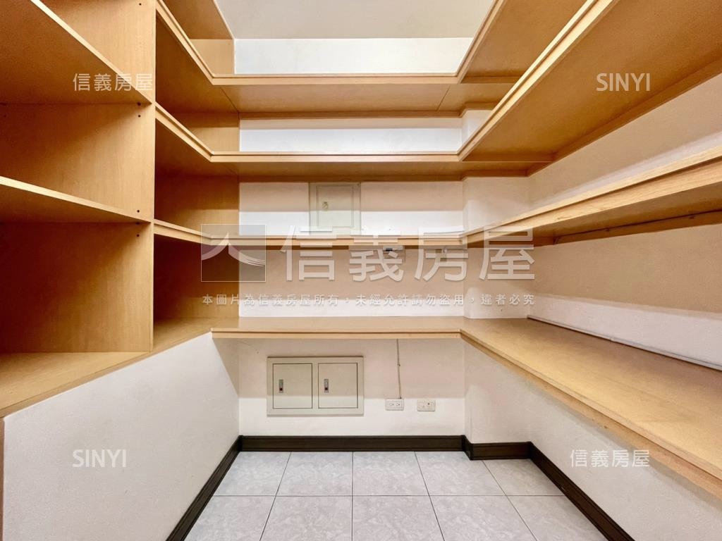 虎尾寮太子御苑併排雙車墅房屋室內格局與周邊環境