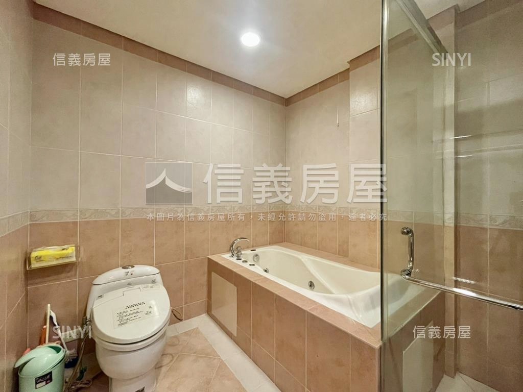 虎尾寮太子御苑併排雙車墅房屋室內格局與周邊環境