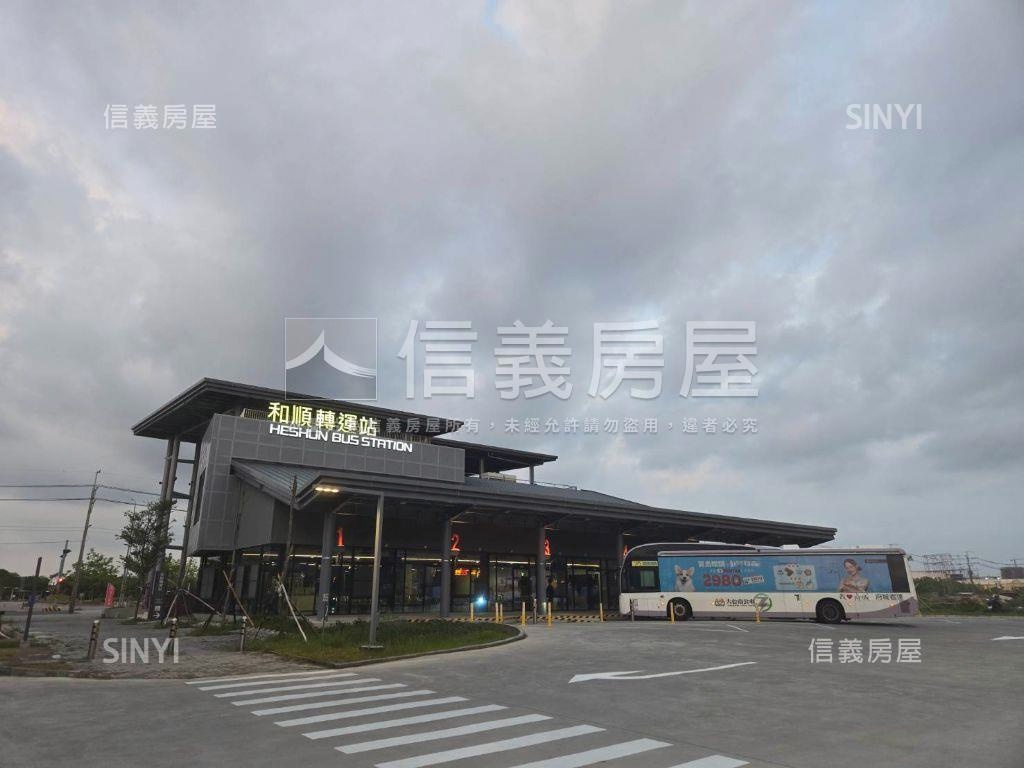 南科卓越城．兩房車位房屋室內格局與周邊環境