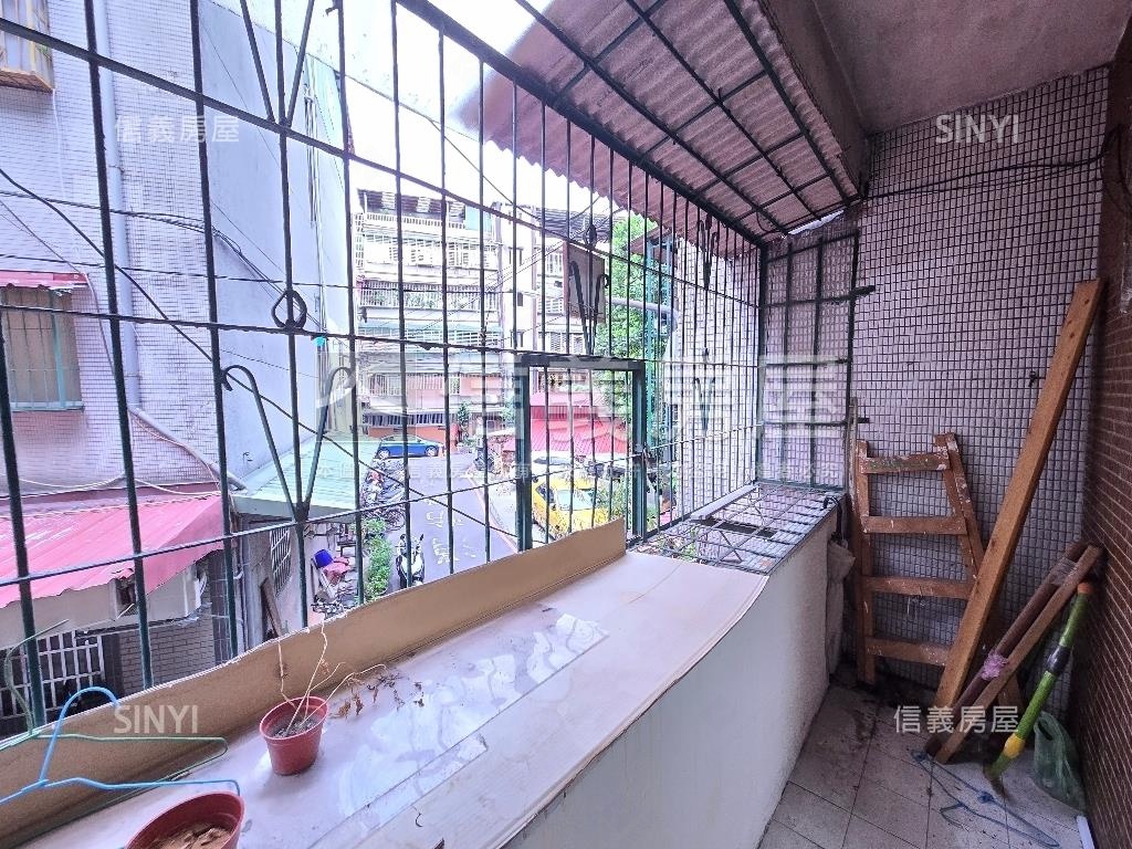 中正路方正二樓房屋室內格局與周邊環境