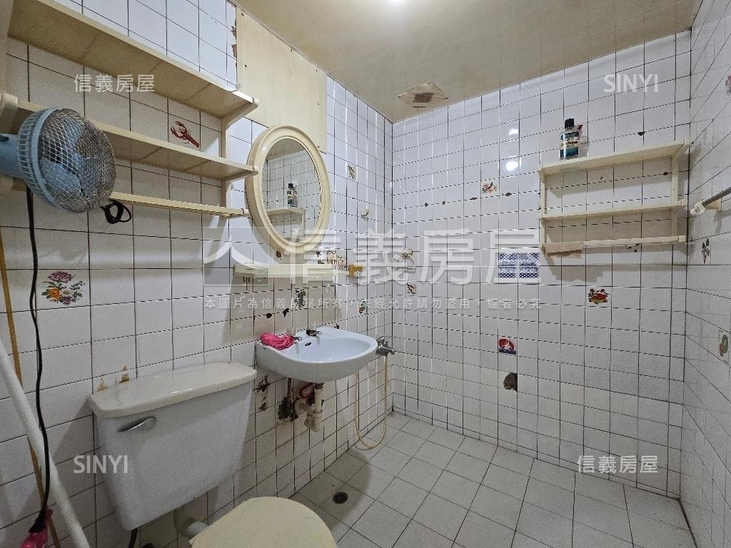 中正路方正二樓房屋室內格局與周邊環境