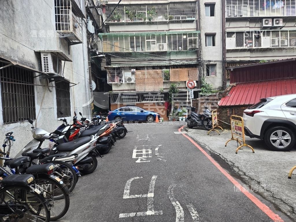 中正路方正二樓房屋室內格局與周邊環境