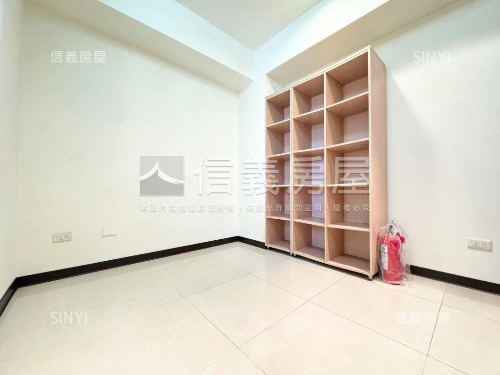 世紀皇家朝外明亮美屋房屋室內格局與周邊環境