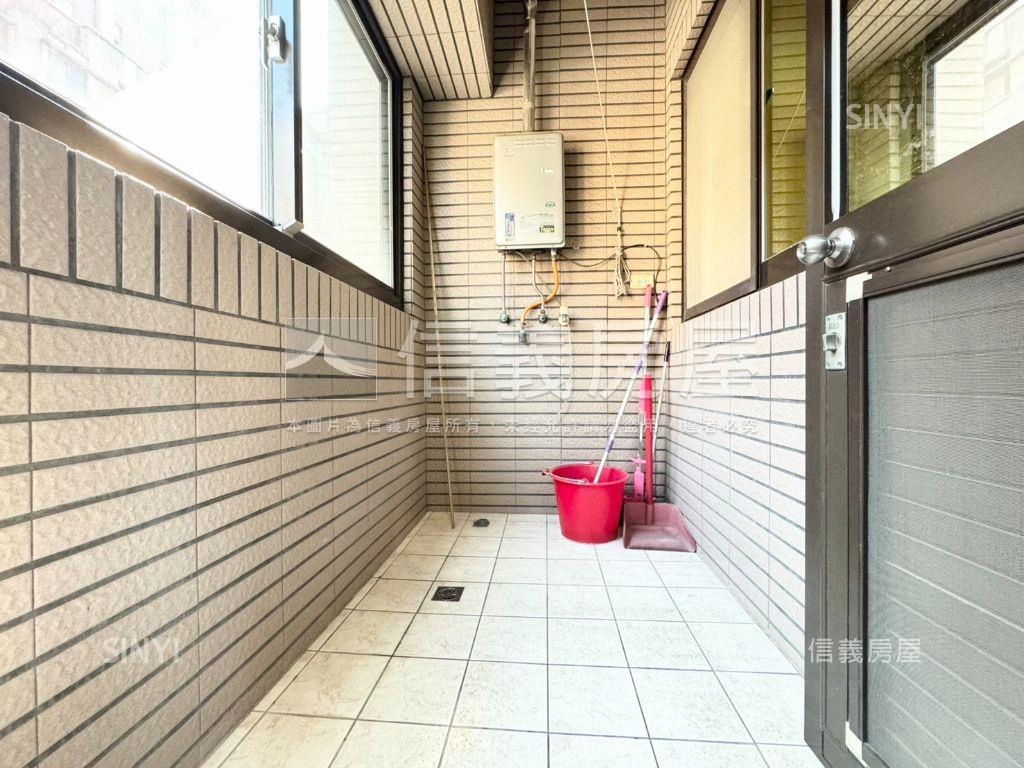 世紀皇家朝外明亮美屋房屋室內格局與周邊環境