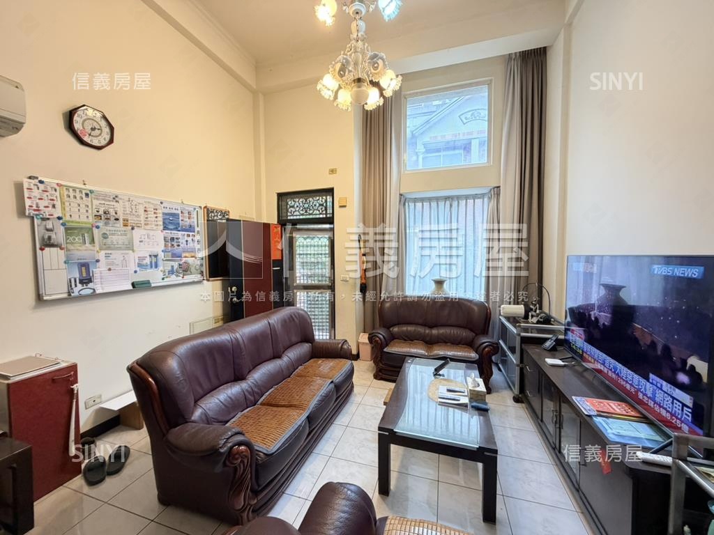 紅透天稀有釋出房屋室內格局與周邊環境