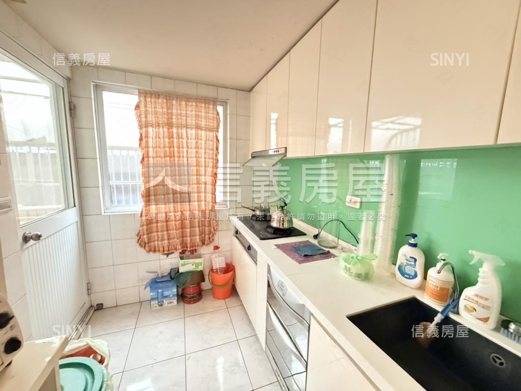 紅透天稀有釋出房屋室內格局與周邊環境