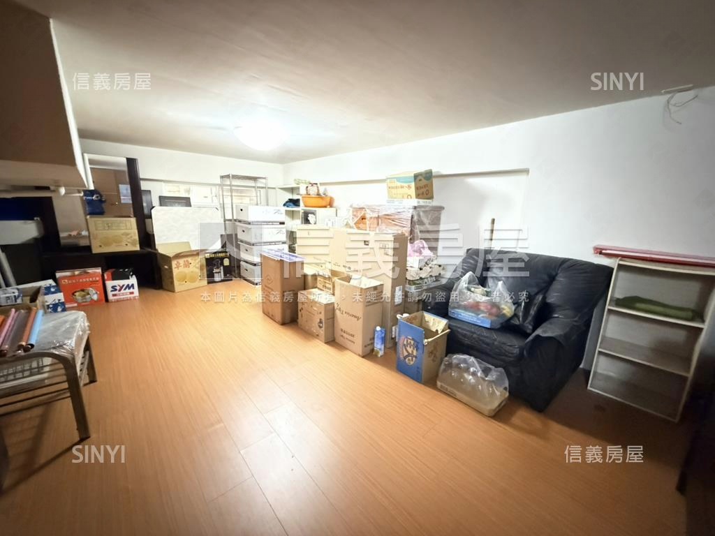 紅透天稀有釋出房屋室內格局與周邊環境