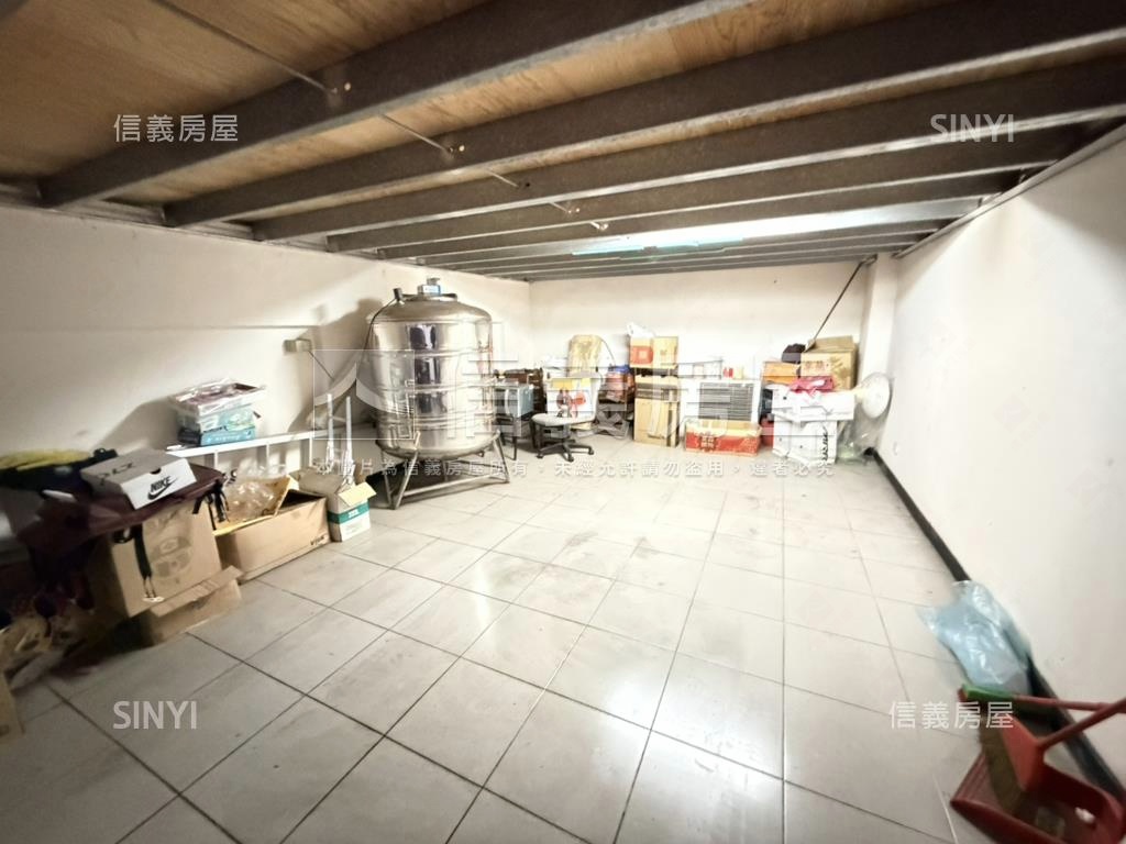 紅透天稀有釋出房屋室內格局與周邊環境