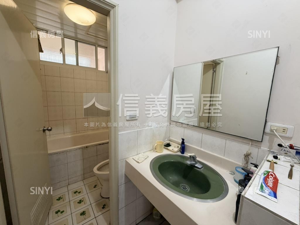 紅透天稀有釋出房屋室內格局與周邊環境