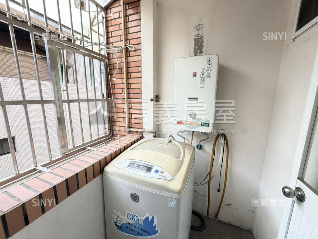 紅透天稀有釋出房屋室內格局與周邊環境