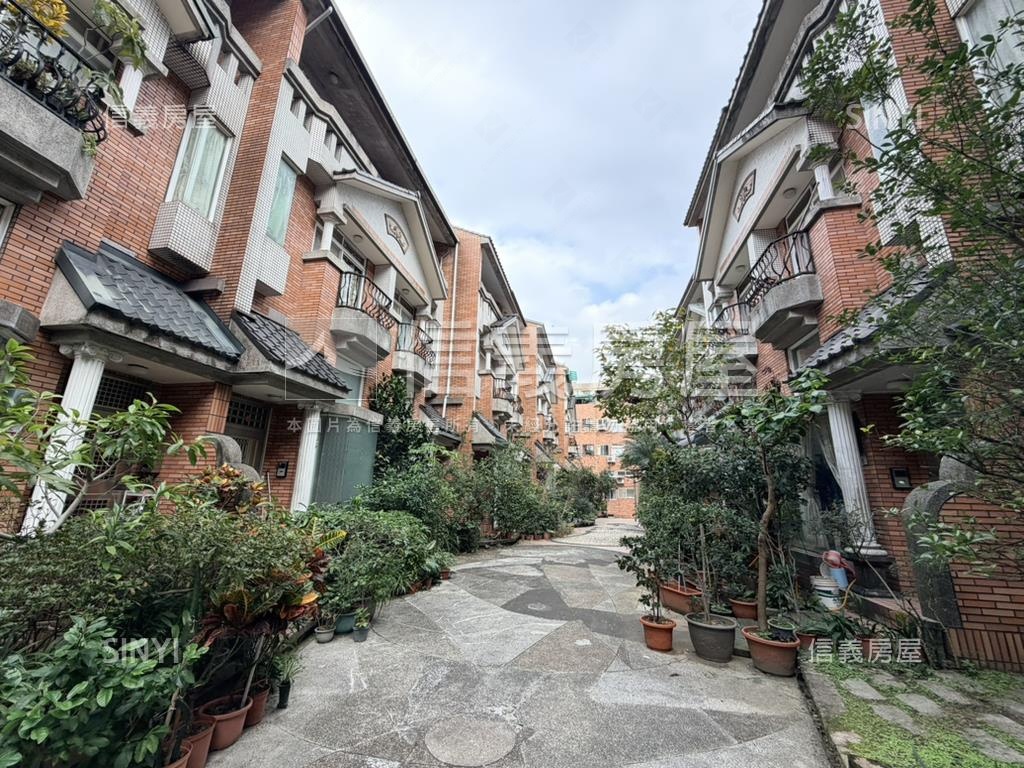 紅透天稀有釋出房屋室內格局與周邊環境