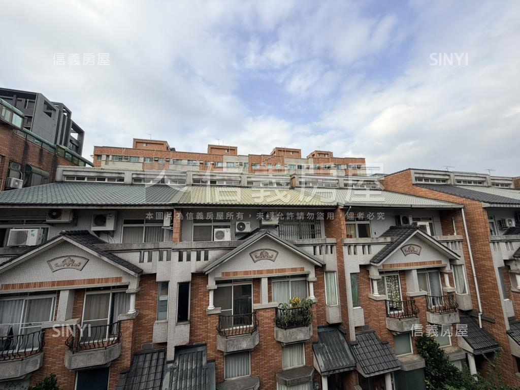 紅透天稀有釋出房屋室內格局與周邊環境