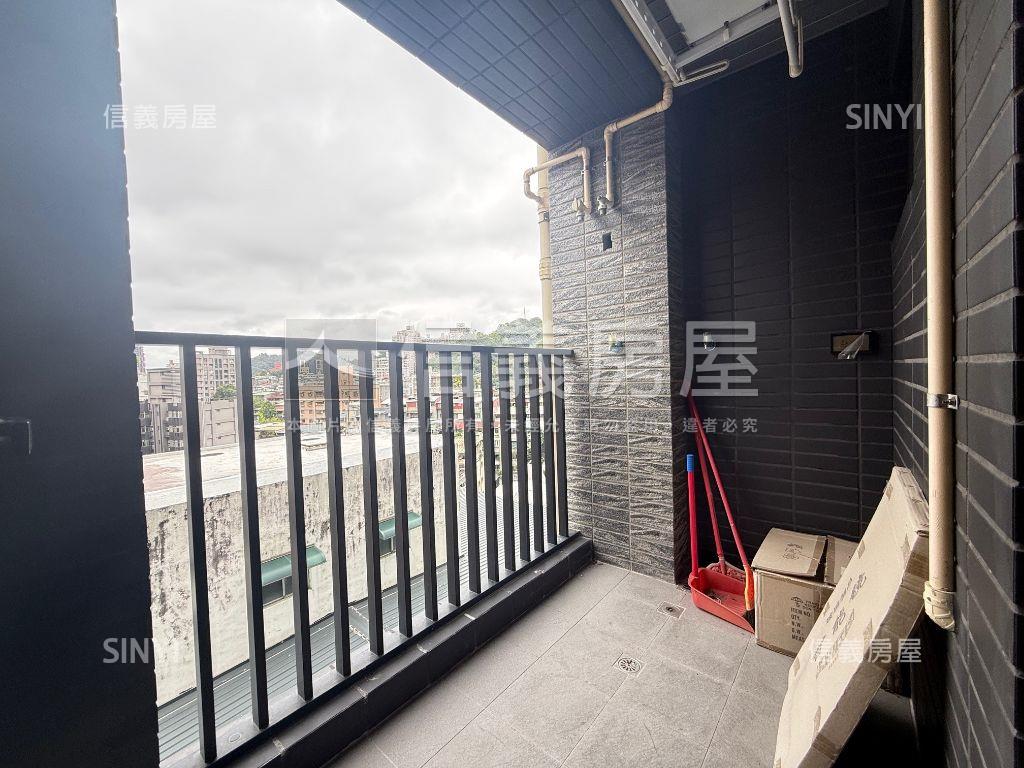 久康青沺美裝潢９樓房屋室內格局與周邊環境