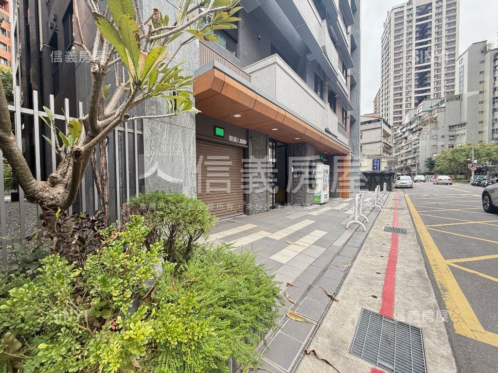 久康青沺美裝潢９樓房屋室內格局與周邊環境