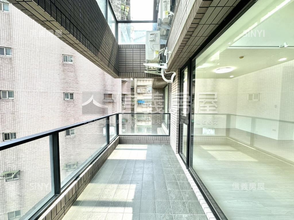 青潭雙層挑高景觀美屋房屋室內格局與周邊環境