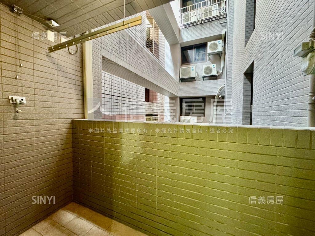 巨蛋瑞豐裝潢兩房平移車位房屋室內格局與周邊環境