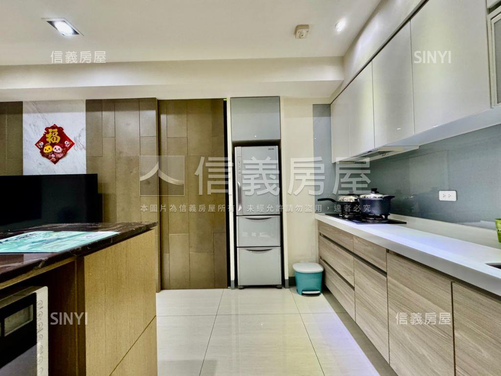 巨蛋瑞豐裝潢兩房平移車位房屋室內格局與周邊環境