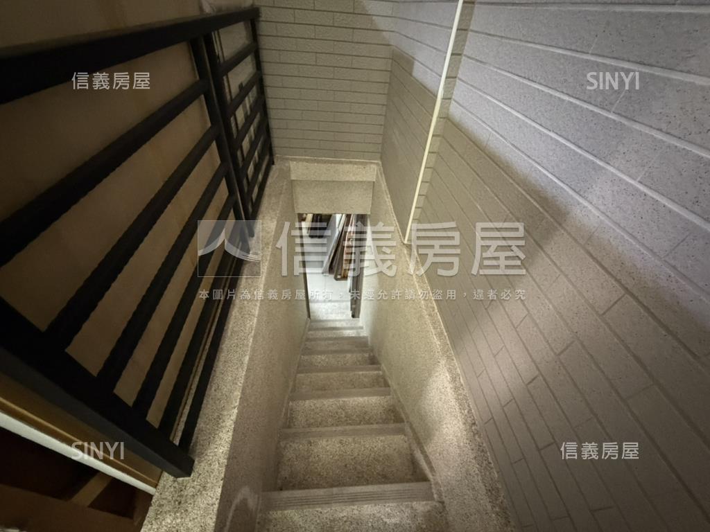 寬敞明亮美美的一樓房屋室內格局與周邊環境