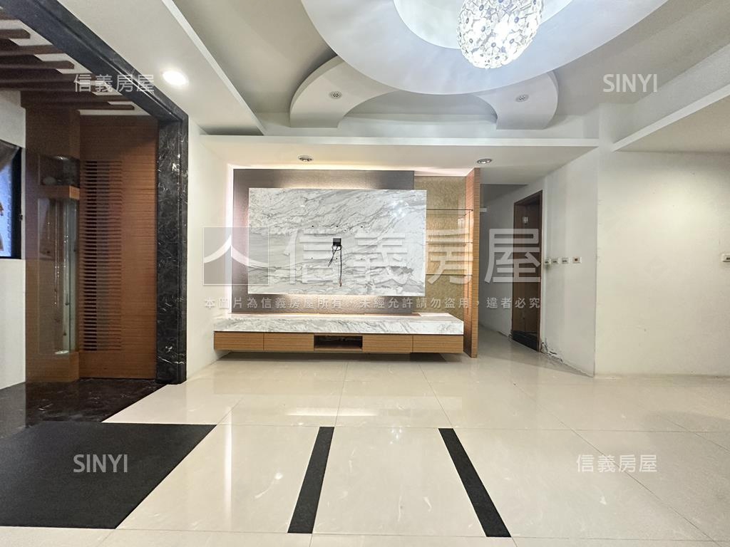 仁愛國寶３房子母車位房屋室內格局與周邊環境