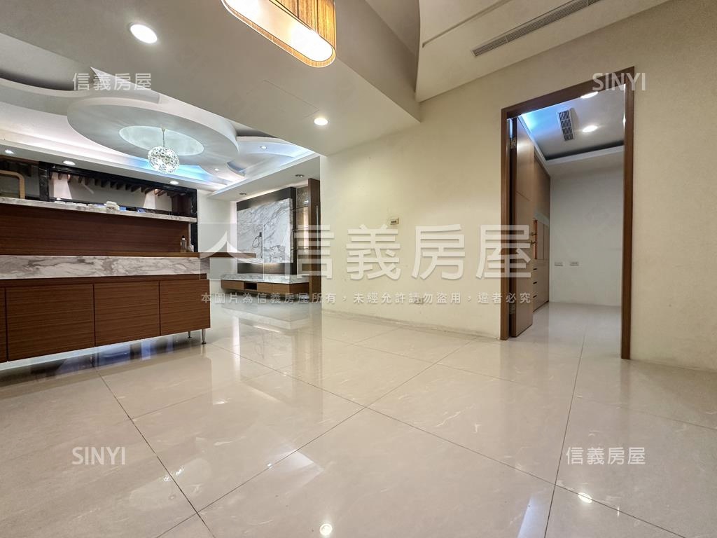 仁愛國寶３房子母車位房屋室內格局與周邊環境