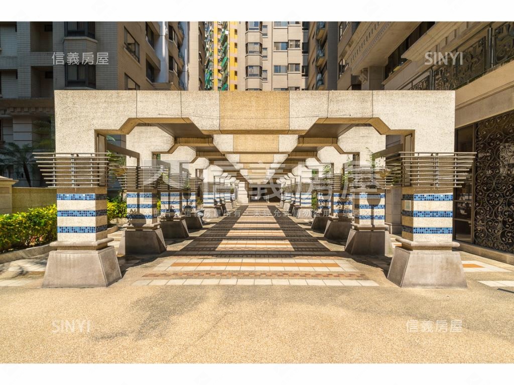 仁愛國寶３房子母車位房屋室內格局與周邊環境