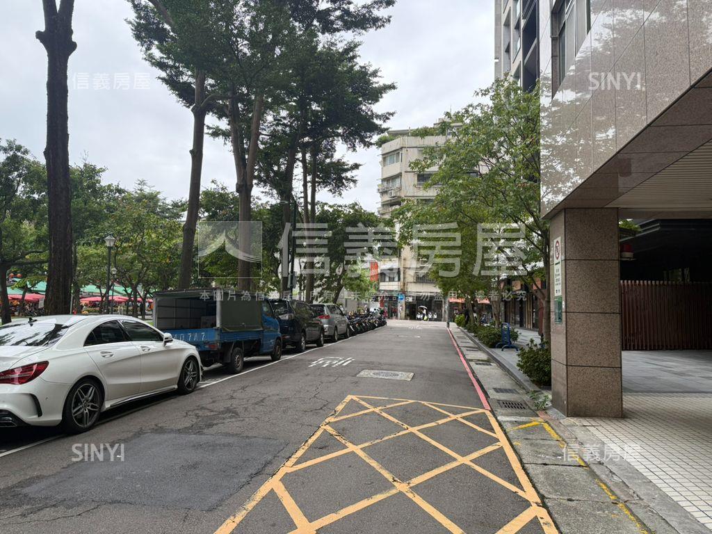 【香榭名人】雙連捷運車位房屋室內格局與周邊環境