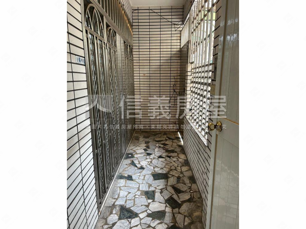 稀！公寓一樓方便停車房屋室內格局與周邊環境