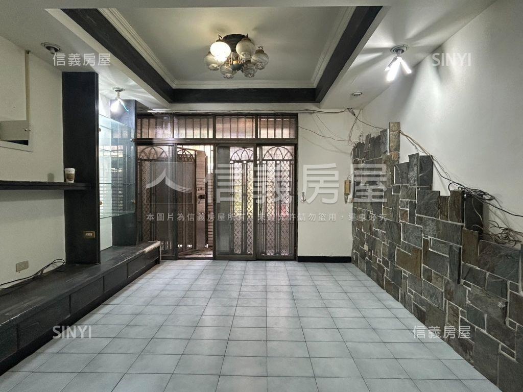 稀！公寓一樓方便停車房屋室內格局與周邊環境