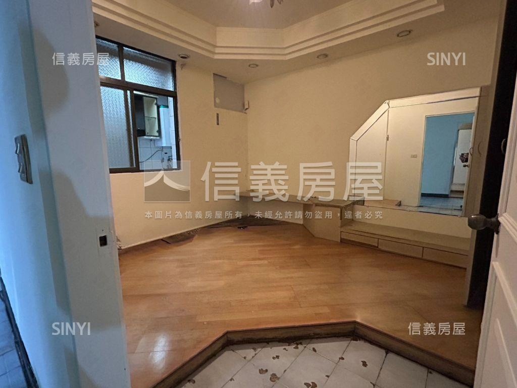 稀！公寓一樓方便停車房屋室內格局與周邊環境