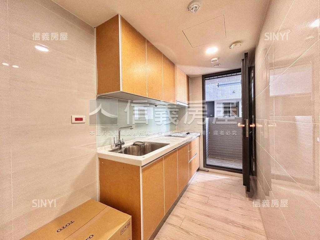 富來舞綻三房坡平車位房屋室內格局與周邊環境