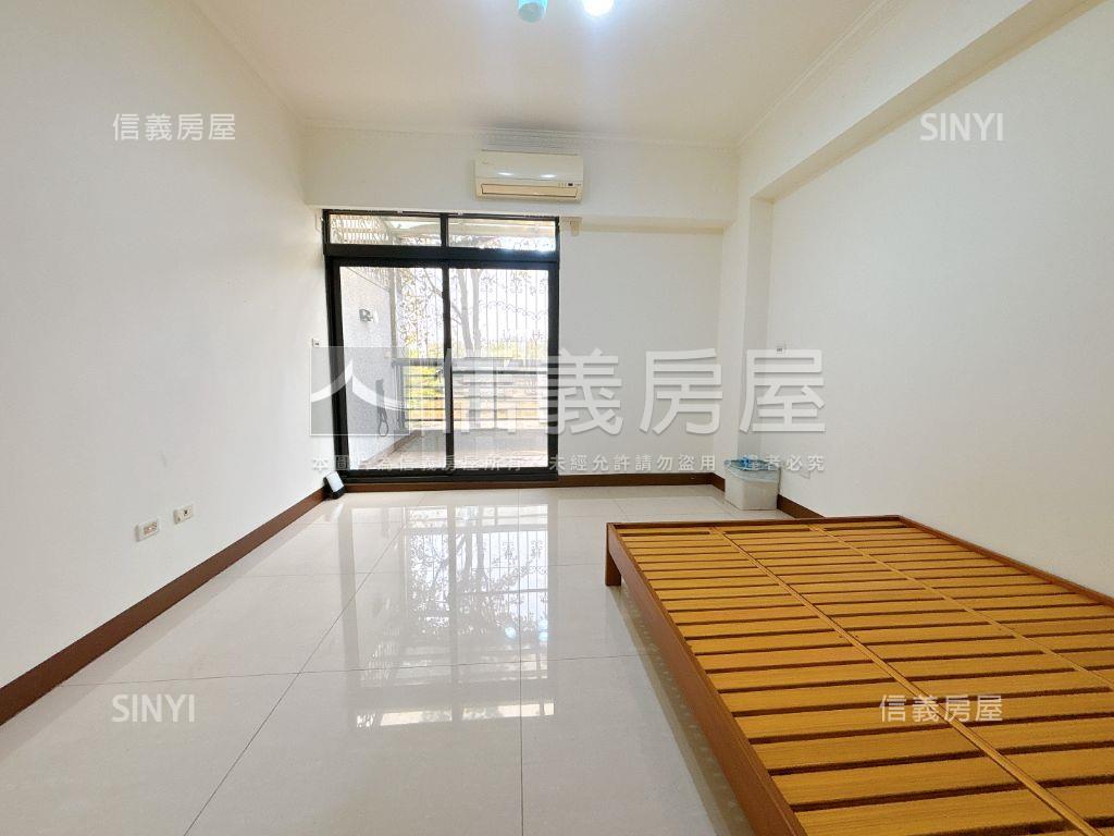 公園首排霸氣庭院雙車墅房屋室內格局與周邊環境