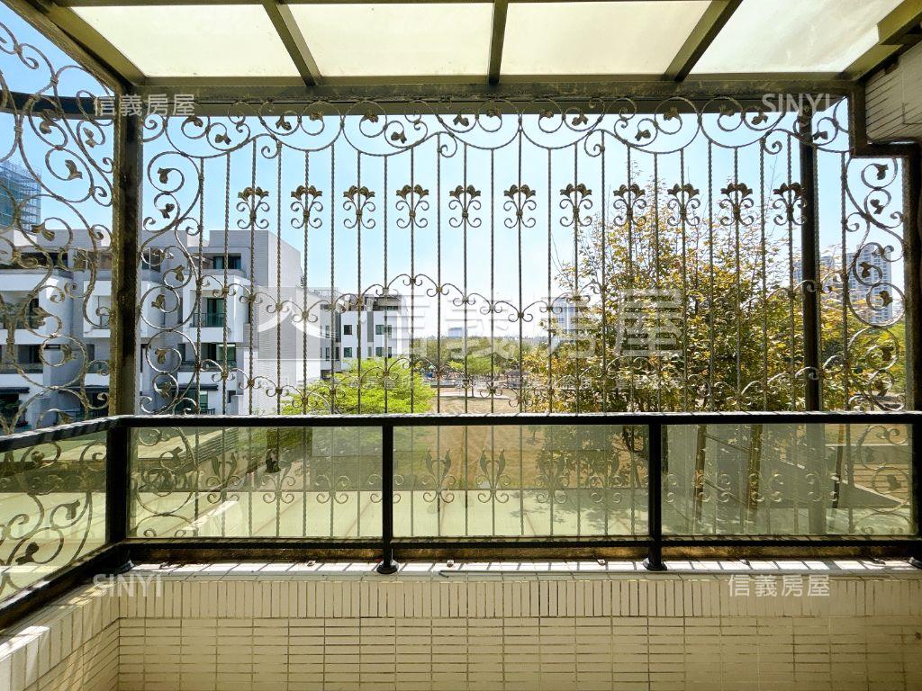 公園首排霸氣庭院雙車墅房屋室內格局與周邊環境