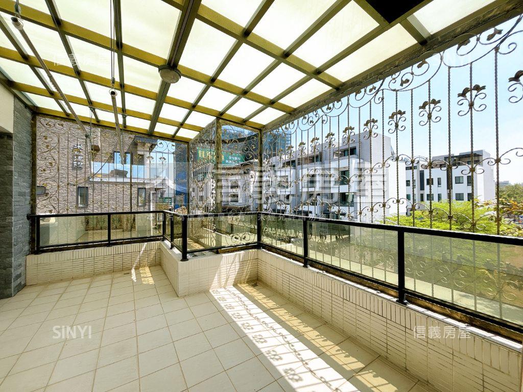 公園首排霸氣庭院雙車墅房屋室內格局與周邊環境