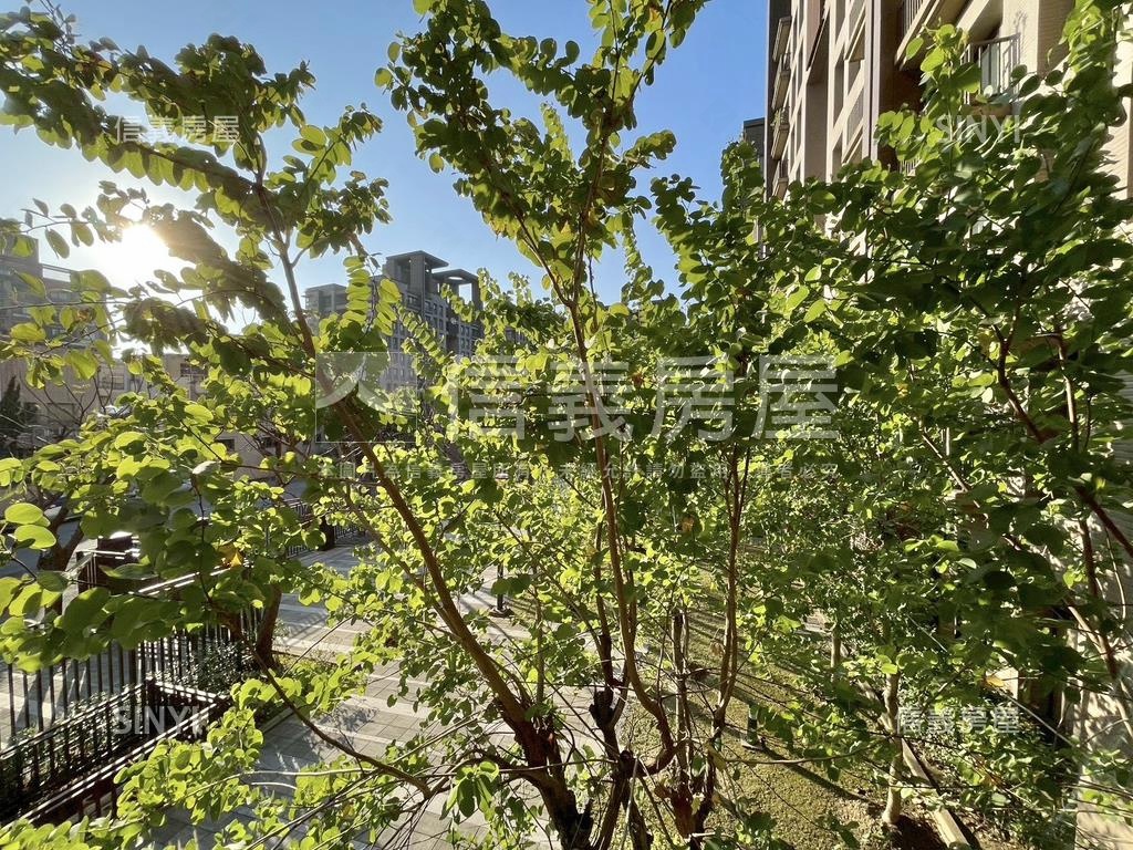 未來家稀有露台樹景兩房房屋室內格局與周邊環境