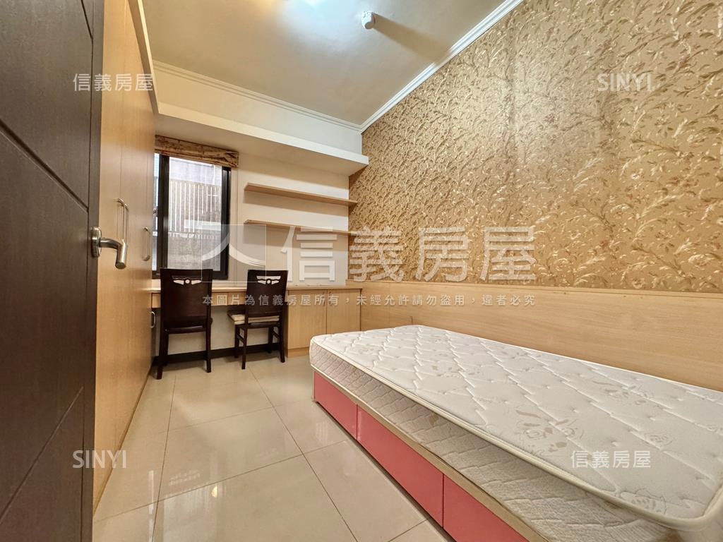 未來家稀有露台樹景兩房房屋室內格局與周邊環境