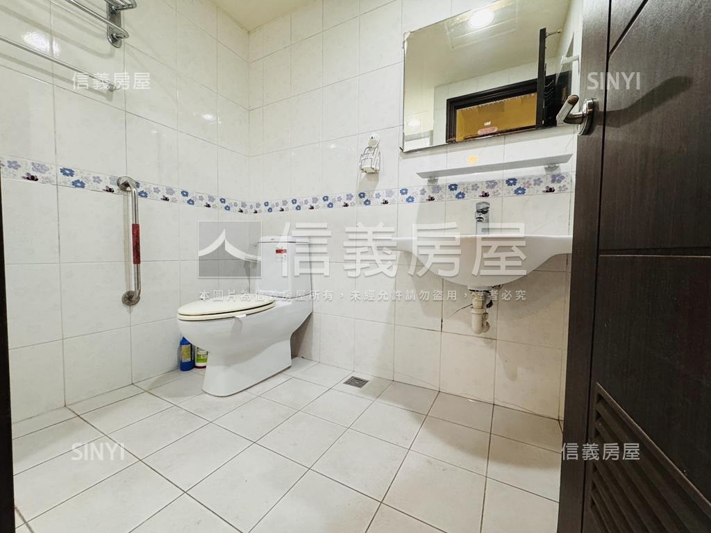 未來家稀有露台樹景兩房房屋室內格局與周邊環境