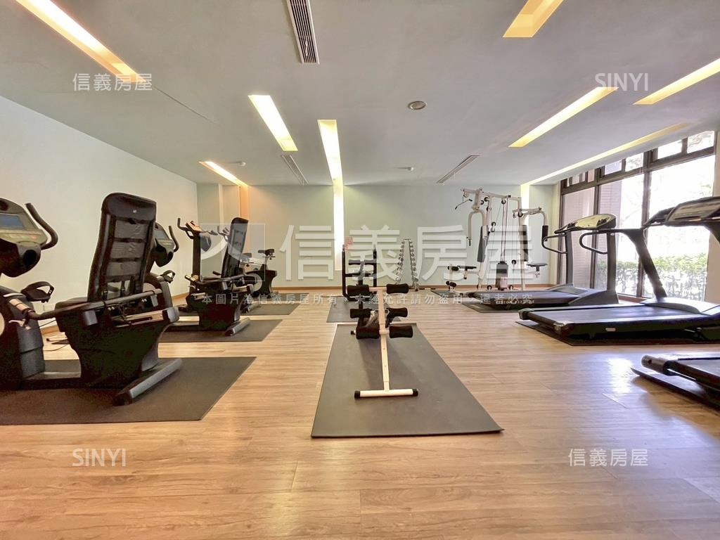 未來家稀有露台樹景兩房房屋室內格局與周邊環境