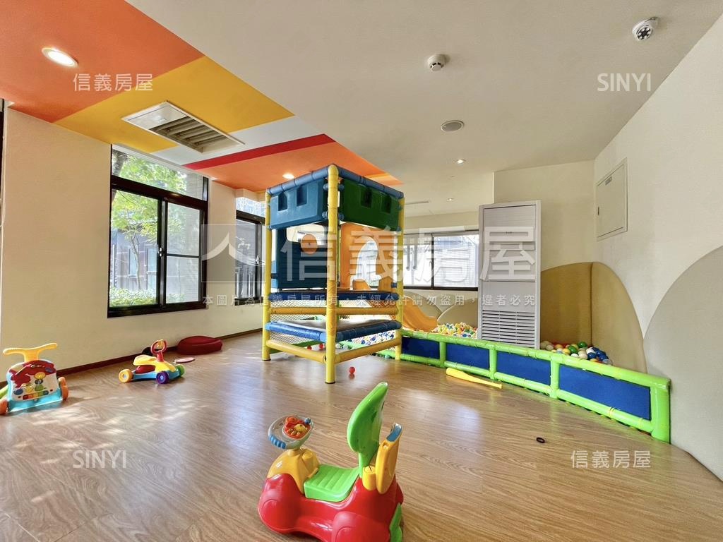 未來家稀有露台樹景兩房房屋室內格局與周邊環境