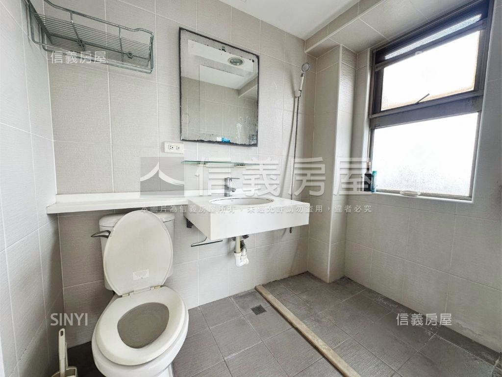 新埔捷運景觀三房稀有釋出房屋室內格局與周邊環境