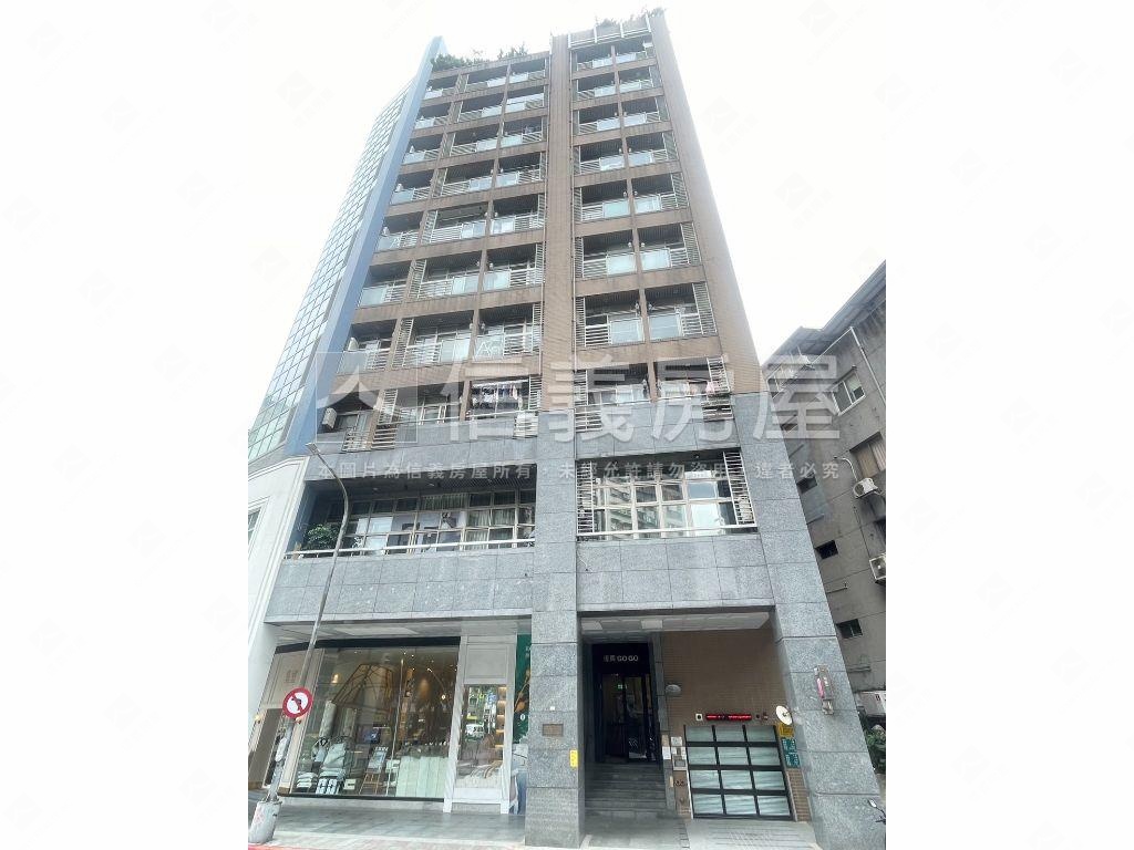 潤泰復興ＧＯＧＯ挑高美宅房屋室內格局與周邊環境