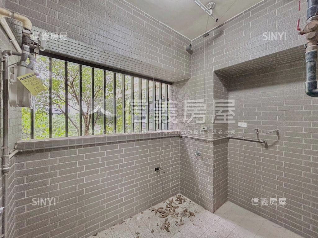 文鼎為美＿黃金店面房屋室內格局與周邊環境