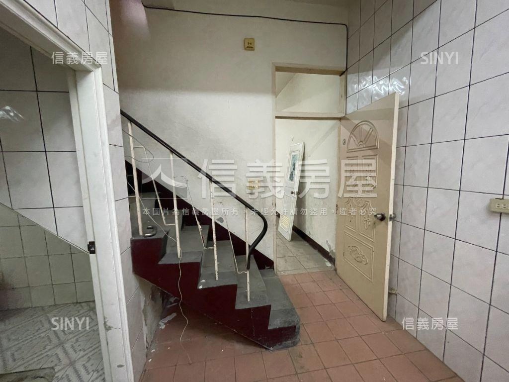 近城隍廟好整理起家厝房屋室內格局與周邊環境