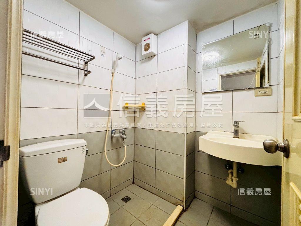 金摩登房屋室內格局與周邊環境