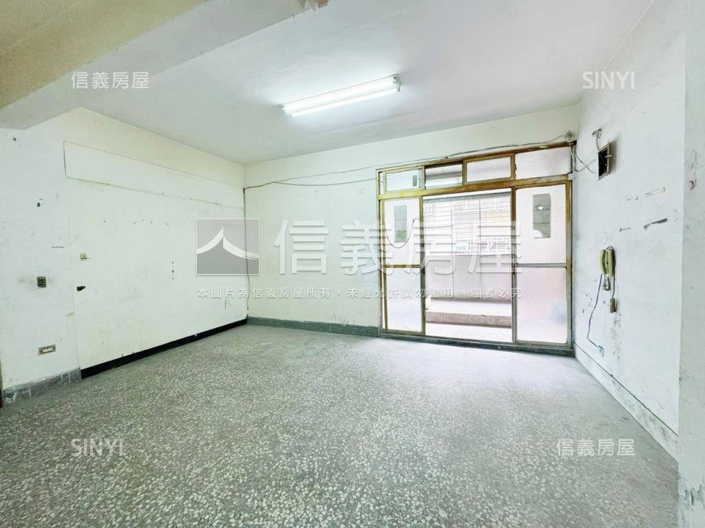 新埔活巷。方正三樓房屋室內格局與周邊環境
