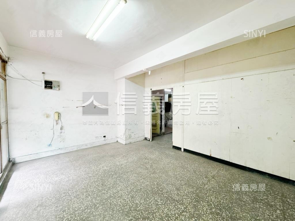 新埔活巷。方正三樓房屋室內格局與周邊環境