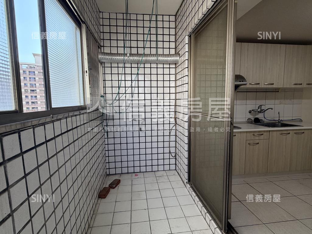 建興學區首選／次頂樓三房房屋室內格局與周邊環境